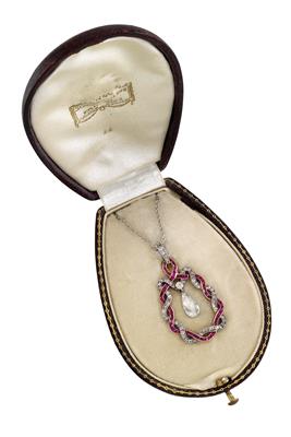 A diamond and ruby pendant - Klenoty