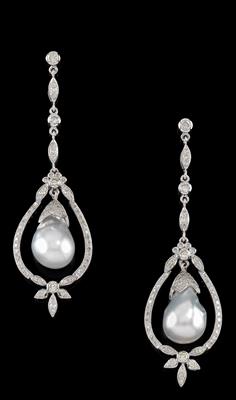 A pair of brilliant and South Sea cultured pearl ear pendants - Klenoty