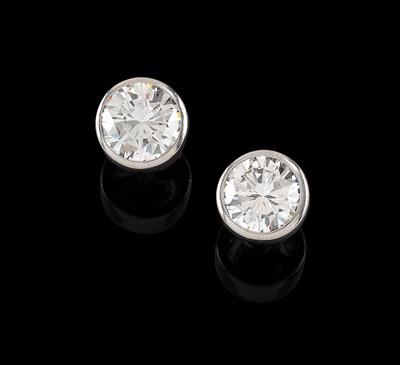 A pair of brilliant solitaire ear studs, total weight 2.57 ct - Klenoty