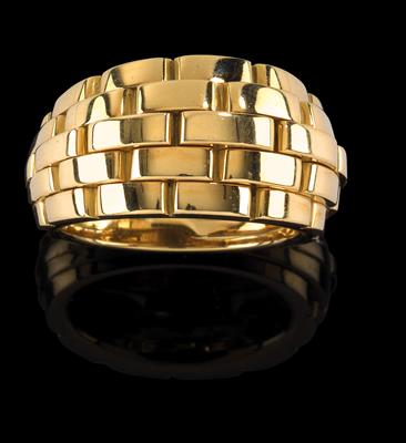 A Cartier ring - Jewellery