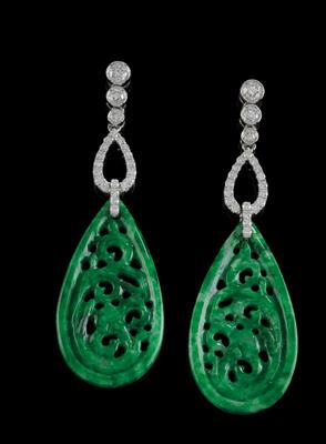 A pair of brilliant and jade ear pendants - Jewellery