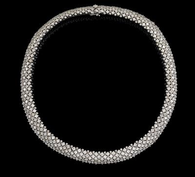 A brilliant necklace, total weight ca. 38,30 ct - Klenoty