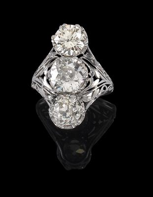 An old-cut diamond ring total weight c. 4 ct - Jewellery