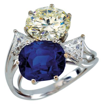 A brilliant ring with untreated Kashmir sapphire c. 6.30 ct – with reproduction of SSEF certificate no. 79718 - Klenoty