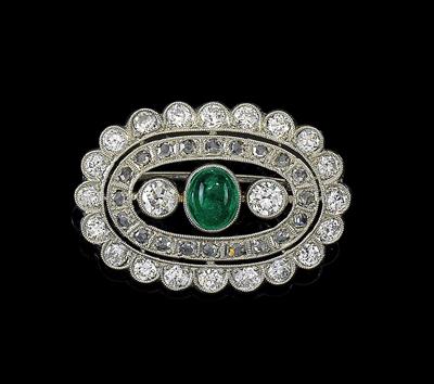 A diamond and emerald brooch - Klenoty