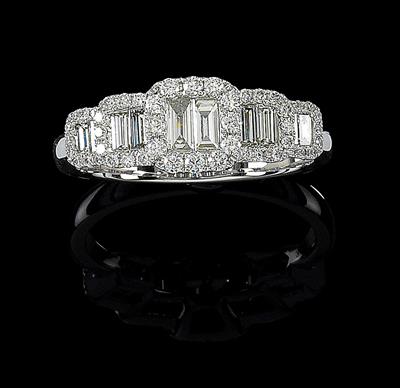A diamond ring total weight 0.73 ct - Jewellery