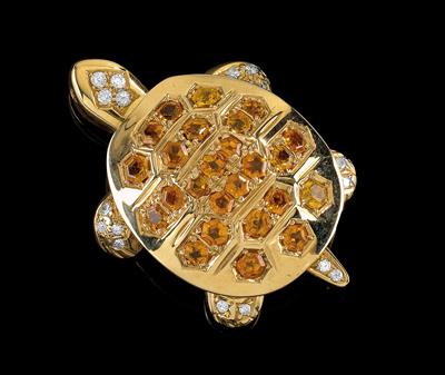 A brooch in the shape of a tortoise - Gioielli