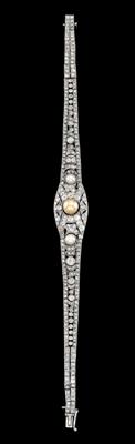A cultured pearl and old-cut diamond bracelet - Jewellery