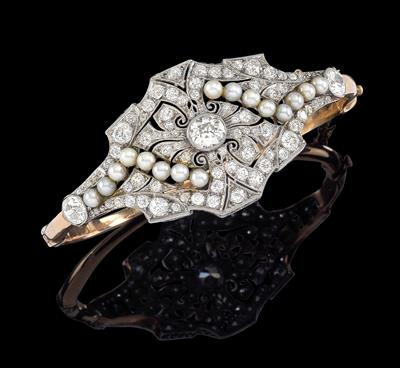 A cultured pearl and diamond bangle - Jewellery