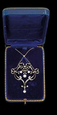 An old-cut diamond necklace, total weight ca. 3,80 ct - Klenoty