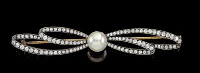 A diamond and cultured pearls brooch - Bow - Jewellery