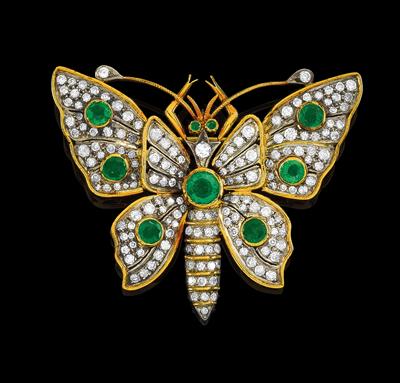 A diamond and emerald brooch - Butterfly - Jewellery