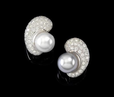 A pair of brilliant and South Sea cultured pearl ear clips - Gioielli