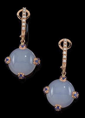 A pair of brilliant and chalcedony ear pendants - Jewellery