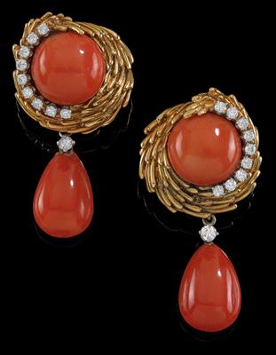 A pair of David Webb coral ear clips - Jewellery