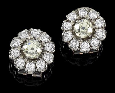 A pair of diamond earclips total weight c. 3.60 ct - Klenoty