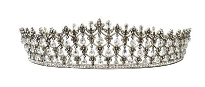 A kokoshnik diamond diadem, total weight c. 30 ct - Jewellery