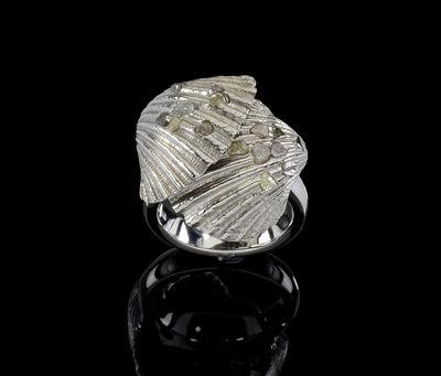 A ring with raw diamonds - Jewellery