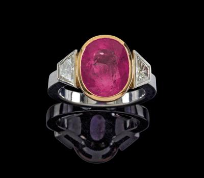 A ring with untreated ruby, c. 5.20 ct - Jewellery
