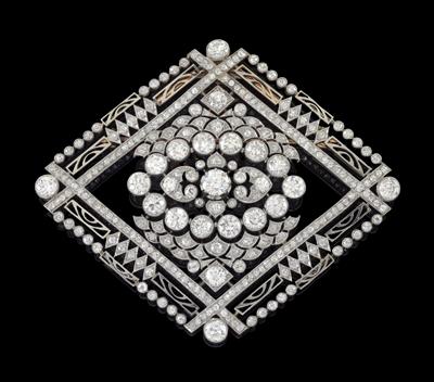 A diamond brooch, total weight c. 17 ct - Gioielli