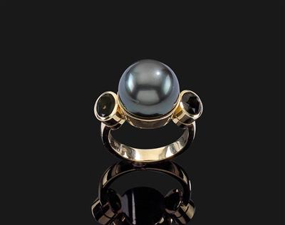 An alexandrite ring with cultured pearl - Klenoty