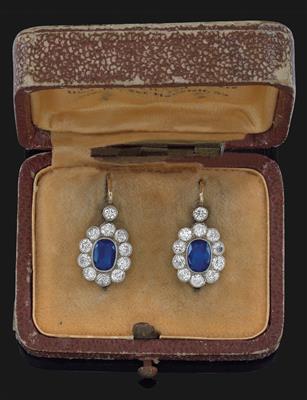 A pair of diamond and sapphire earrings - Klenoty