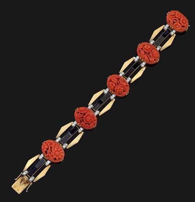 An onyx and coral bracelet - Klenoty