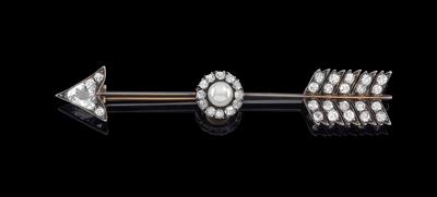 An old-cut diamond and cultured pearl ‘arrow’ brooch, total weight c. 2.80 ct - Klenoty