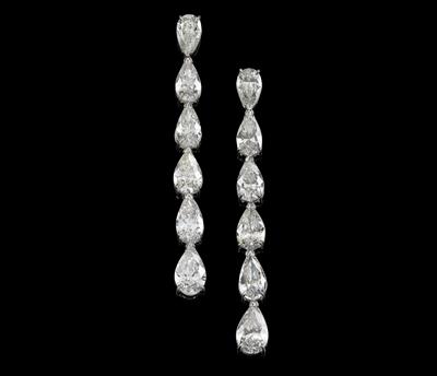 A pair of diamond ear pendants total weight c. 6.40 ct - Klenoty