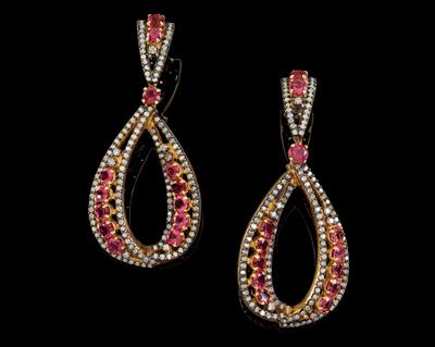 A pair of diamond and tourmaline ear pendants - Jewellery