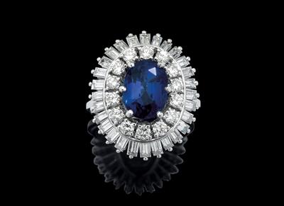 A diamond ring with an untreated sapphire c. 4.20 ct - Klenoty