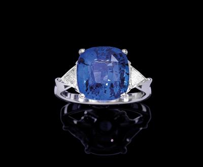 A diamond ring with an untreated sapphire c. 6.02 ct - Klenoty