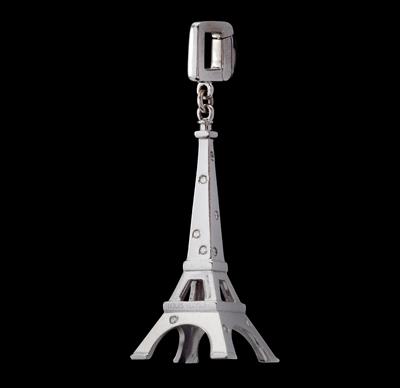 An Eiffel Tower pendant by Louis Vuitton - Klenoty