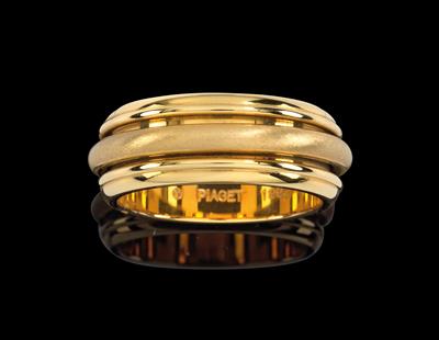 A “Possession” ring by Piaget - Klenoty