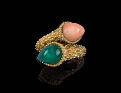 A coral ring by Van Cleef & Arpels - Klenoty