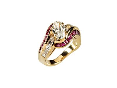 A diamond and ruby ring - Jewellery