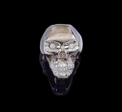 A brilliant skull ring by Currado - Gioielli