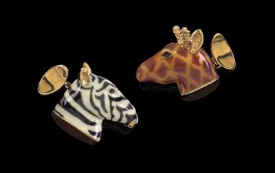 A pair of cufflinks in the shape of a zebra and giraffe - Klenoty