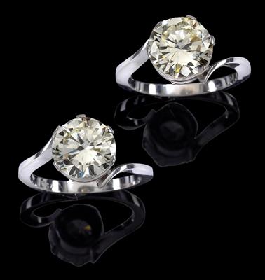 2 brilliant solitaires, total weight c. 6.50 ct - Klenoty