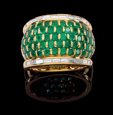 A diamond and emerald ring by Boucheron - Klenoty