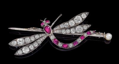 A diamond dragonfly brooch with partly untreated rubies total weight c. 0.80 ct - Gioielli