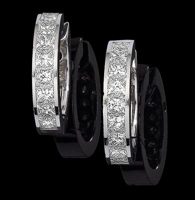 A pair of diamond hoop earrings, total weight c. 2.70 ct - Klenoty