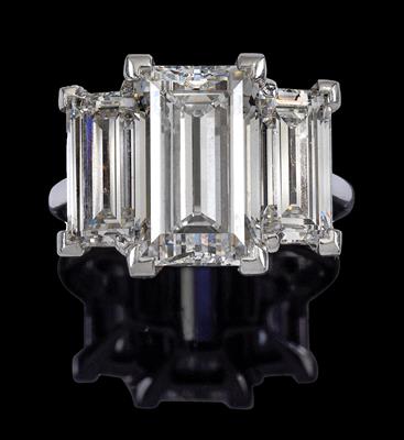 A diamond ring, total weight c. 8.14 ct - Gioielli
