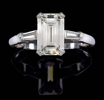 A diamond ring by Heldwein, total weight c. 2.40 ct - Klenoty