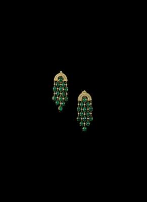A pair of brilliant and emerald pendant ear clips - Gioielli