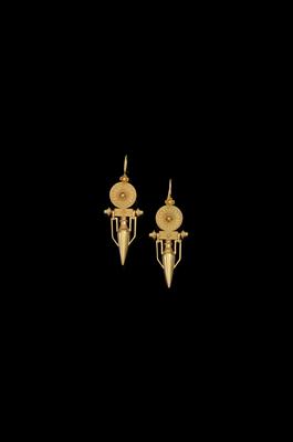 A pair of ear pendants - Gioielli