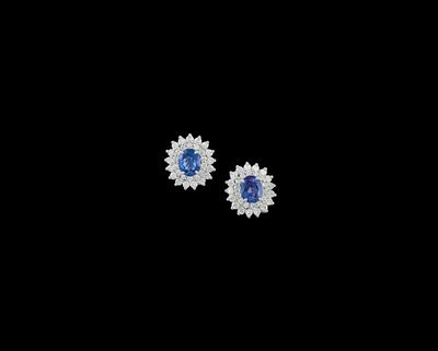 A pair of brilliant and tanzanite ear clips - Jewellery