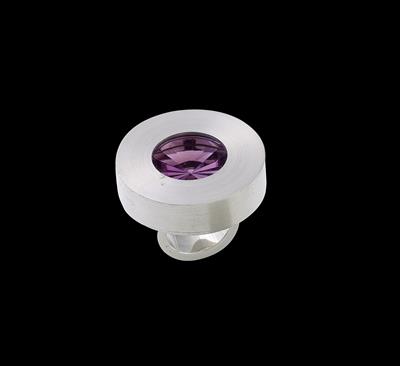An amethyst ring by Manfred Seitner, c. 15 ct - Klenoty