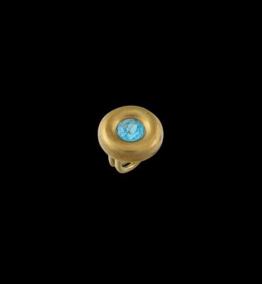 A topaz ring by Manfred Seitner, c. 10 ct - Jewellery