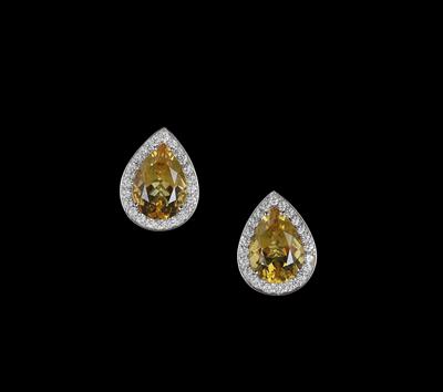 A pair of beryl ear clips total weight c. 10 ct - Gioielli